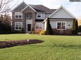 458 Cedarwood Rd, Avon Lake, OH 44012
