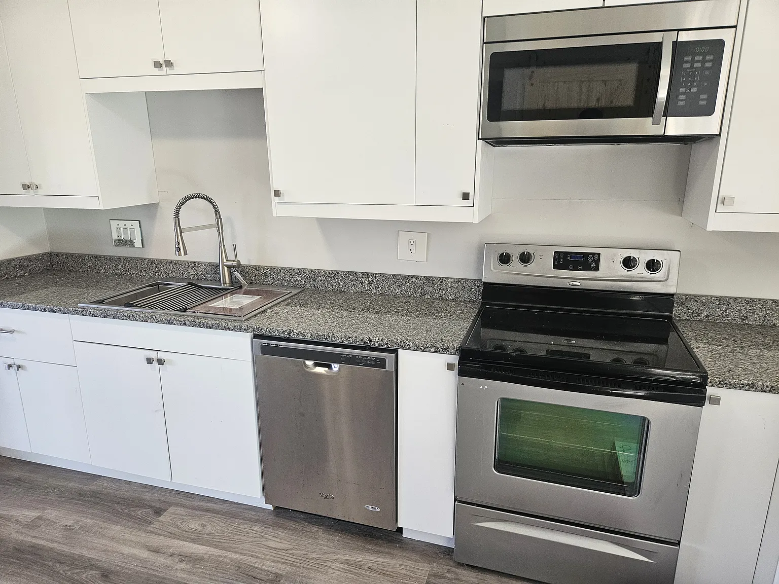 4 bed, 3.5 bath, 2450 sqft, $2,800 — Photo 4