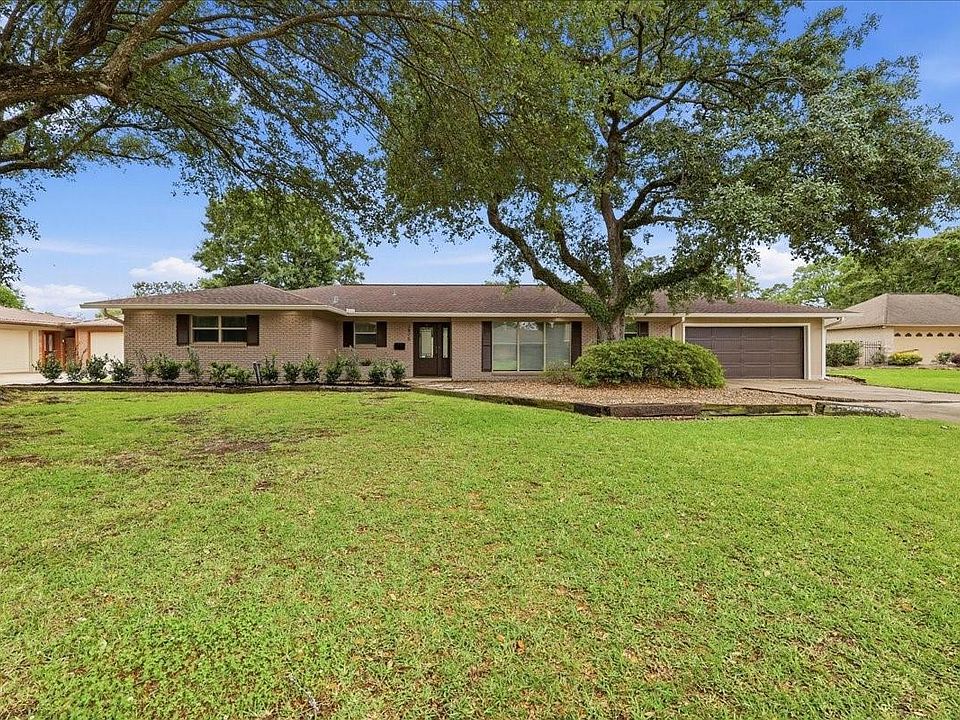 1st image of 3875 Kenwood Dr