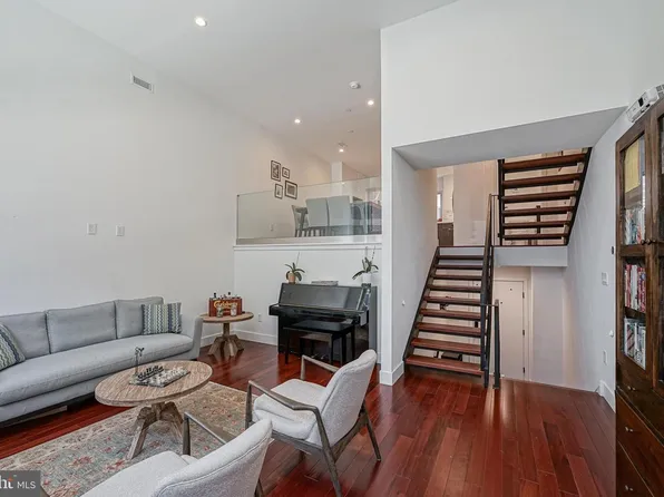 1309 S Woodstock St, Philadelphia, PA 19146