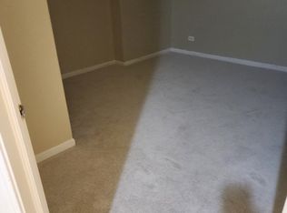 611 Conservatory Ln, Aurora, IL 60502