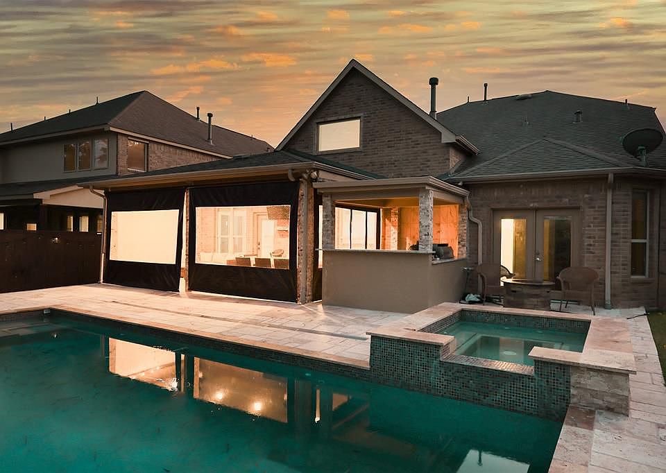 1st image of 42 Whispering Thicket Pl