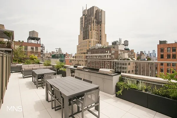 Rented by MNS Marketing | media 23