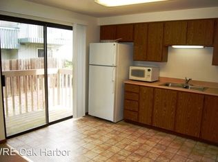 325 NE Kettle St APT 110, Oak Harbor, WA 98277