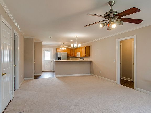 4th image of 309 Dartford Ct