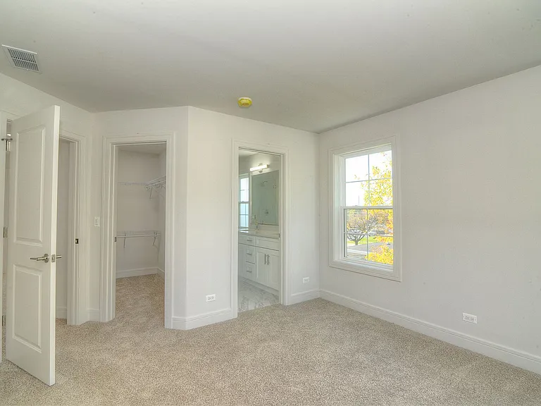 214 N Walnut St — Photo 45