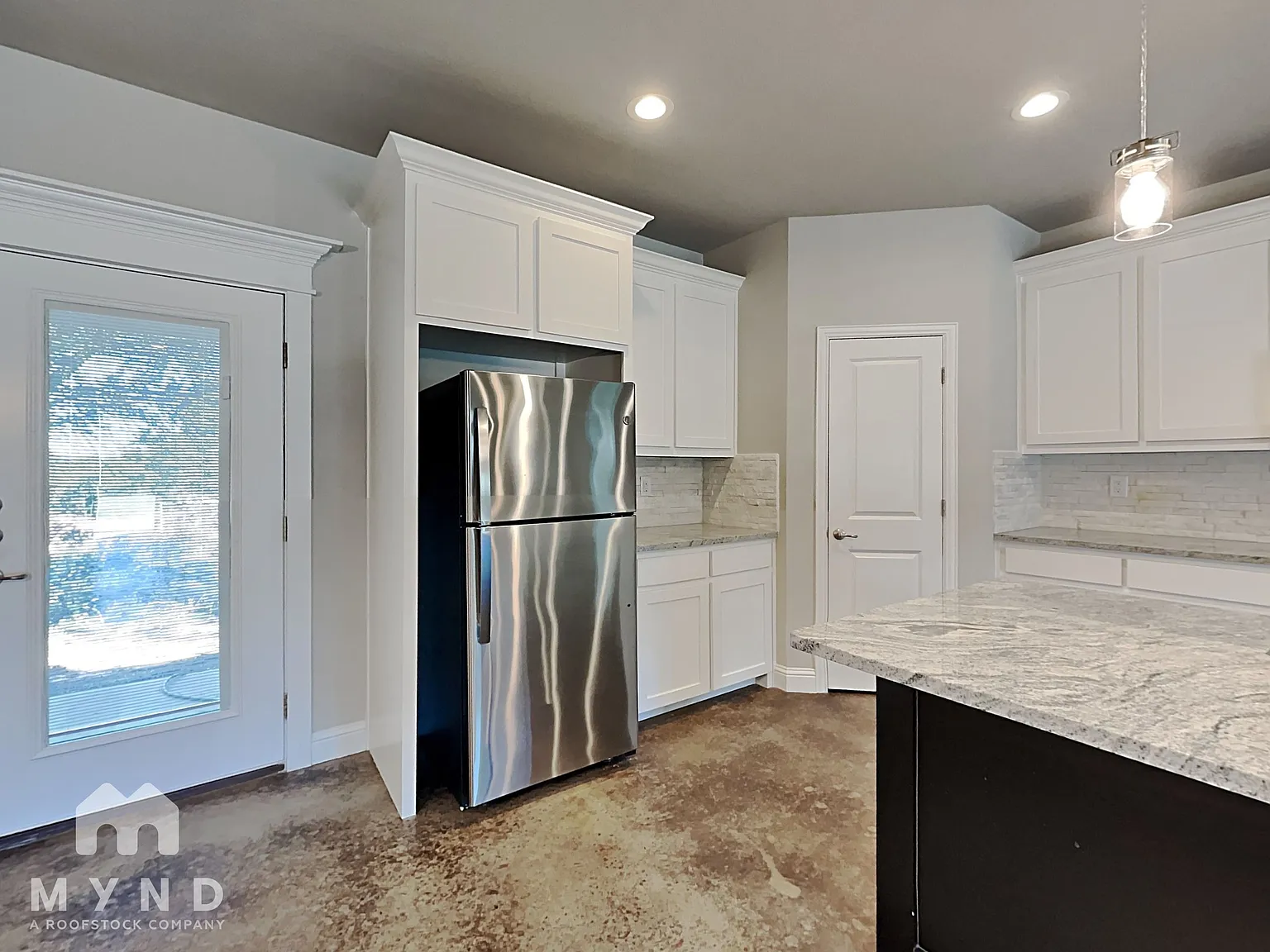 3 bed, 2.5 bath, 1802 sqft, $2,035 — Photo 4
