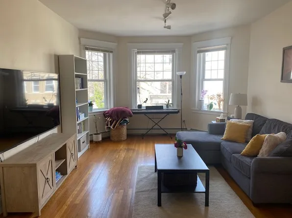 84 Browne St #2, Brookline, MA 02446