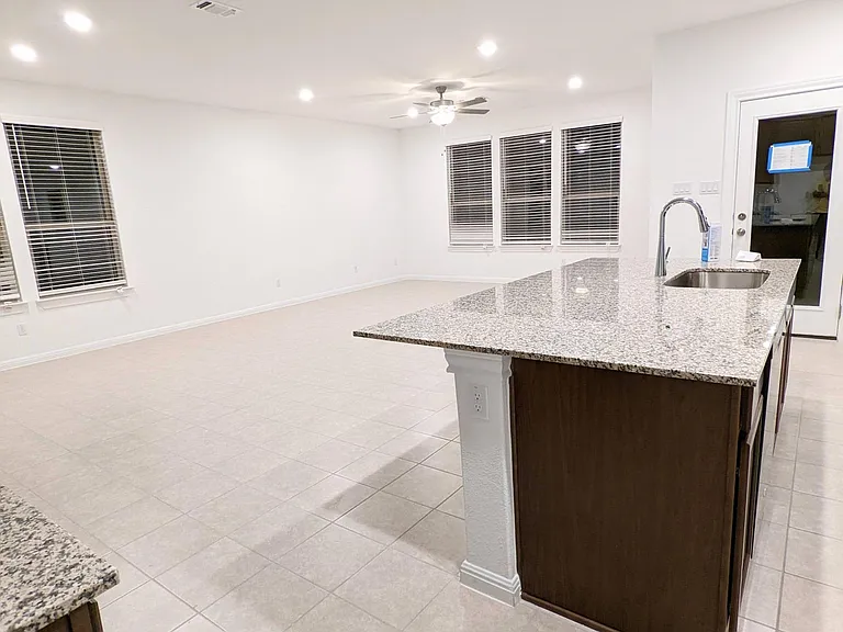 221 Sand Lily Ln — Photo 33