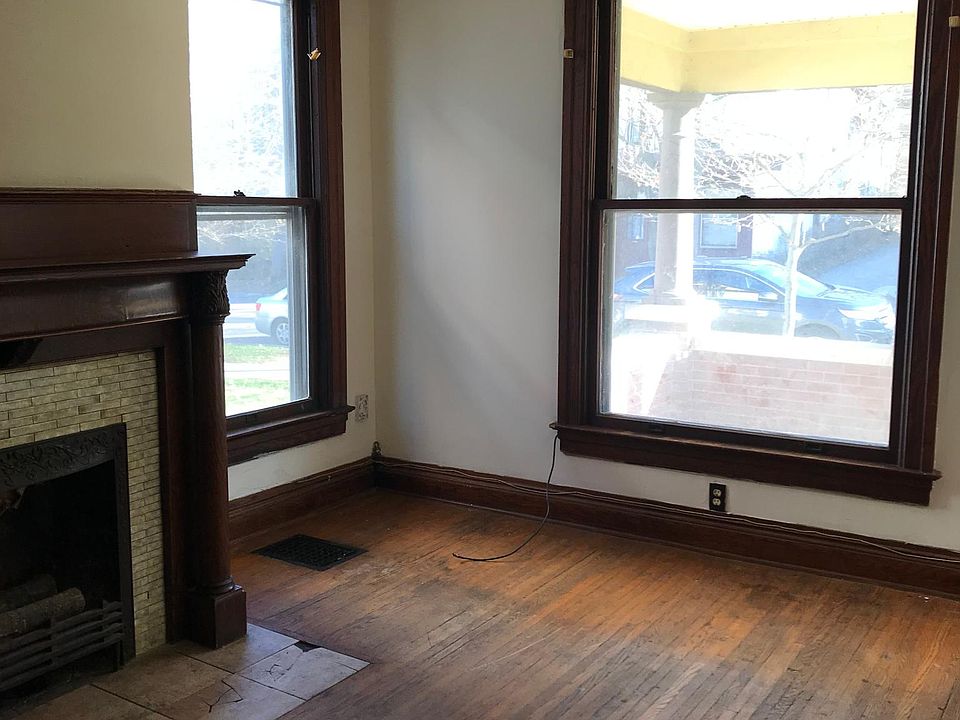 2nd image of 312 S 6th St APT 1