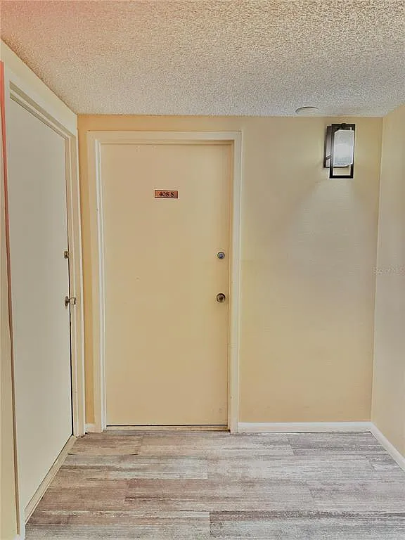 2 bed, 2.0 bath, 1186 sqft, $3,500 — Photo 2