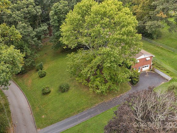 5th image of 25 Baker Dr