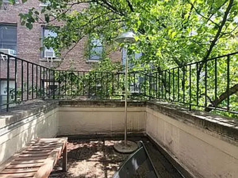 163 E 36th St #RS — Photo 5