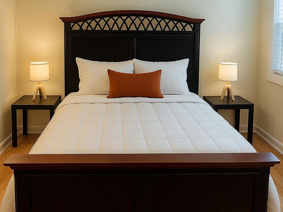 Queen bed extra comfortable mattress