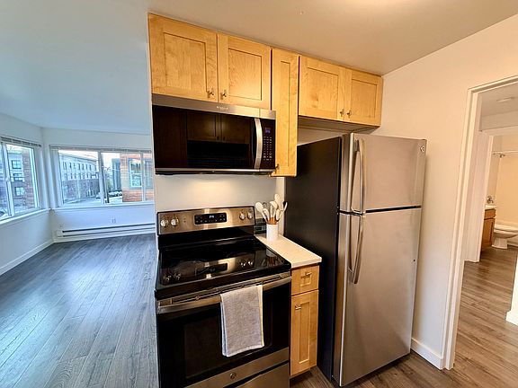 4th image of 501 Malden Ave E APT 4