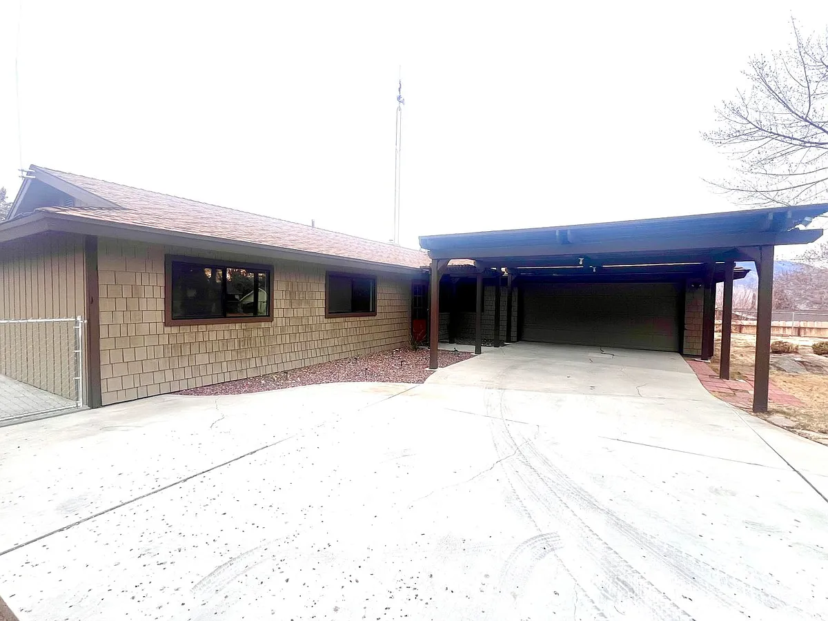 Building Photo - 249 Rawson Creek Rd