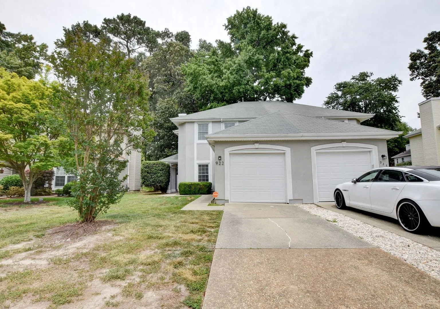 3 Bedroom Home in Willow Point — Photo 2