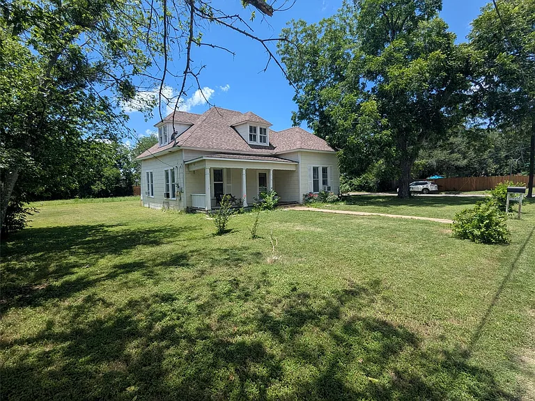1319 Grace St — Photo 4