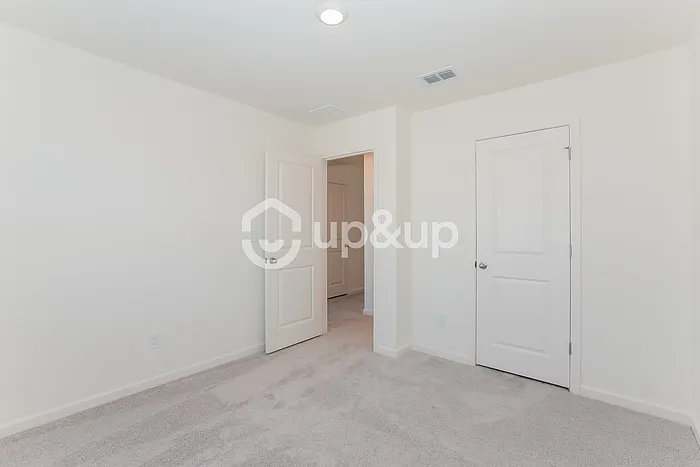 3 bed, 2.5 bath, 1421 sqft, $1,995 — Photo 4