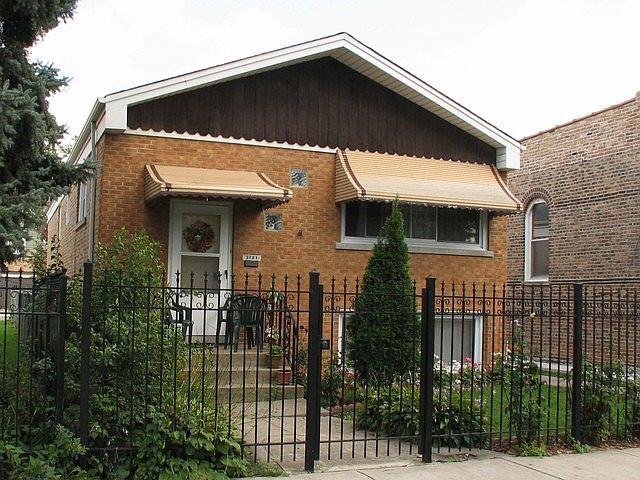 1st image of 3131 S Karlov Ave
