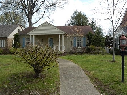 1st image of 136 Woodland Dr
