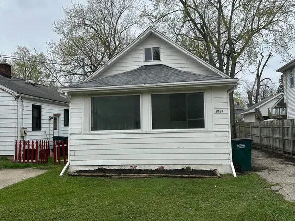 1317 Illinois Ave, Lansing, MI 48906