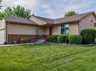 104 Sheffield St, Newton, KS 67114