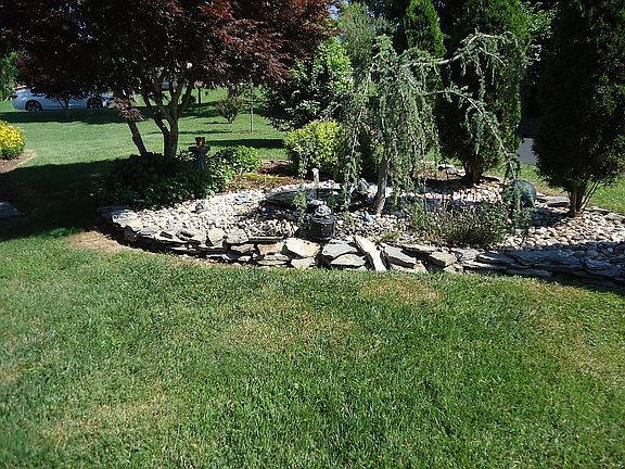 4th image of 106 Dover Ln