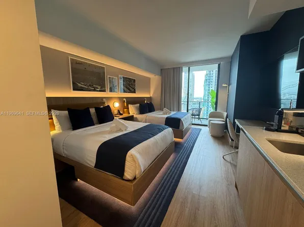 159 NE 6th St #1806, Miami, FL 33132