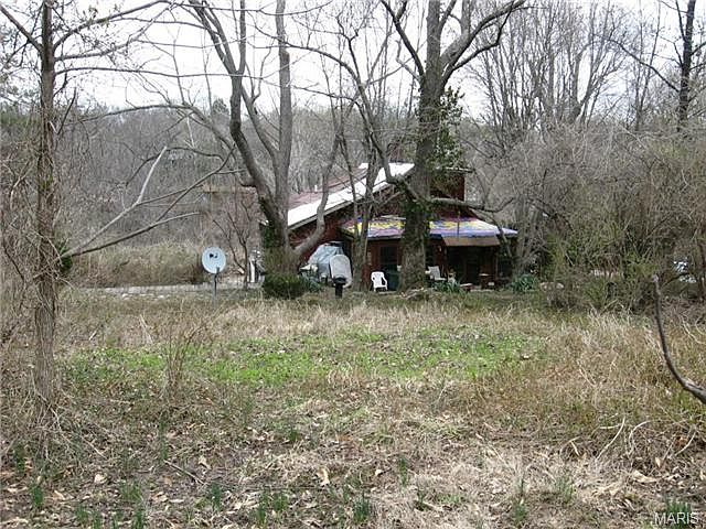 1st image of 425 Emmerson Ave