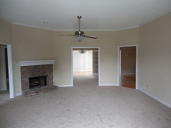 3rd image of 183 Pine Branch Dr