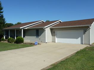 981 E 1900 North Rd, Taylorville, IL 62568