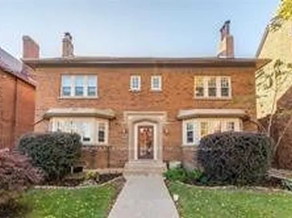 470 Oriole Pkwy #2, Toronto, ON M5P 2H8