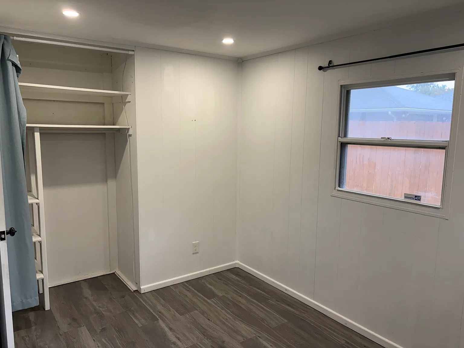 3 bed, 864 sqft, $1,650 — Photo 2