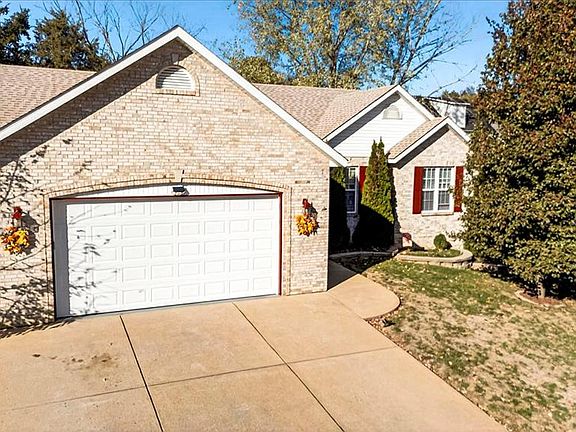 3rd image of 102 Williamsburg Dr