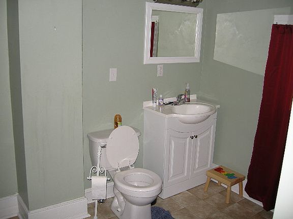 4th image of 305 W Madison St