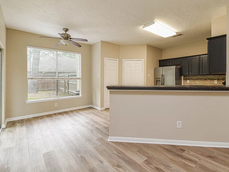 9523 Tallow Tree Dr — Photo 4