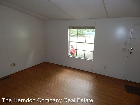 3rd image of 4803 Newton Cir