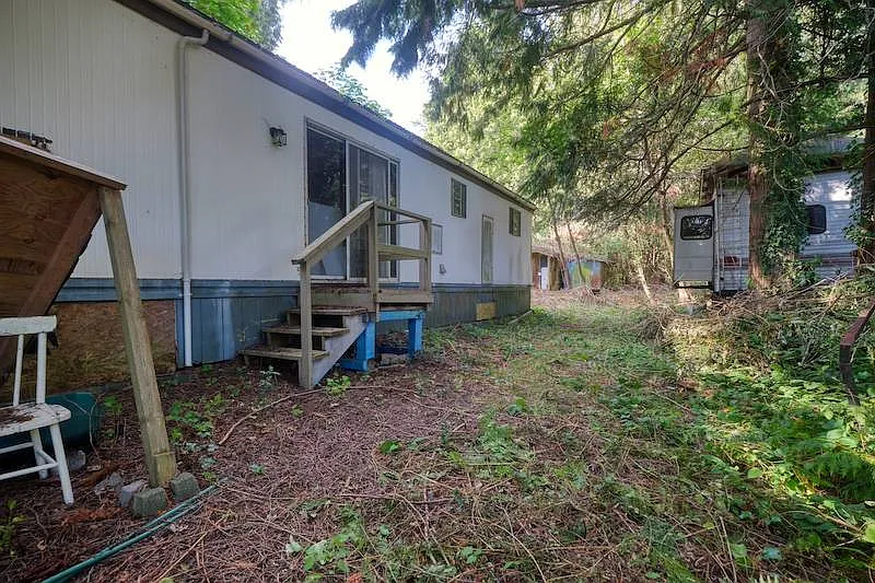 1356 Park Ln photo 1