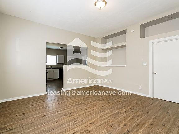 421908_004_dining_room_12714401.jpg