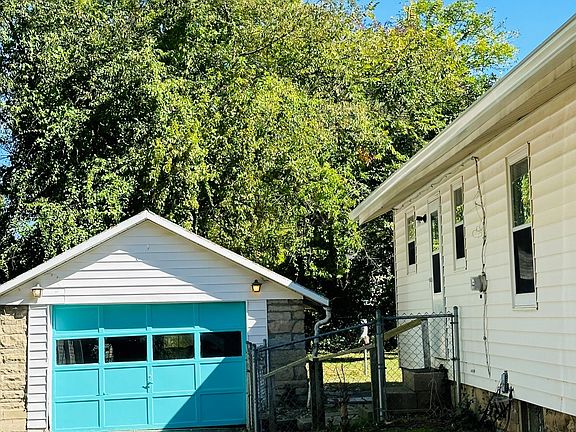 2nd image of 1223 S Fess Ave