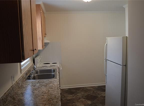 3rd image of 908 W Front St