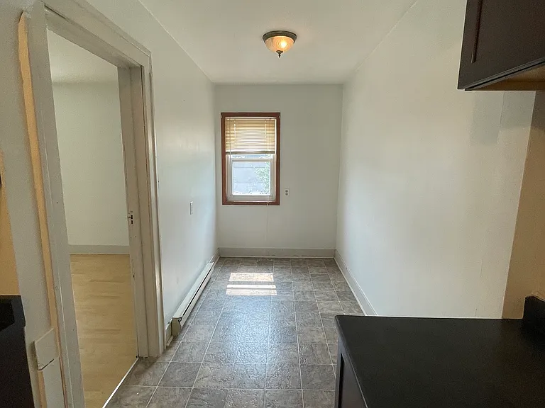 661 McKay Ave #1 — Photo 8