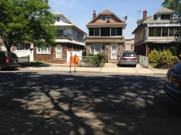 8313 Myrtle Ave, Ridgewood, NY 11385