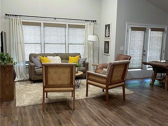5th image of 106 Cherry Ct