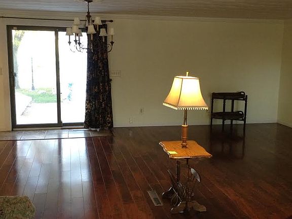 4th image of 7625 Berchman Dr