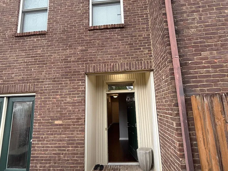 317 Bainbridge Dr #N — Photo 1
