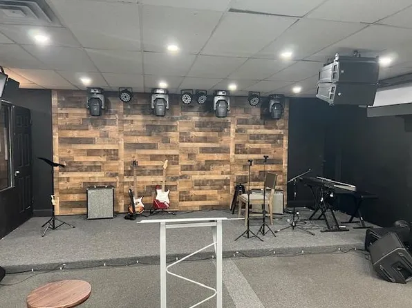 3000 Kennedy Boulevard image 2 of 10