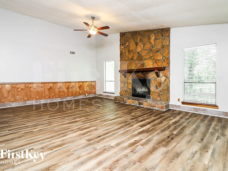 446 Ridgetop Dr NW — Photo 5