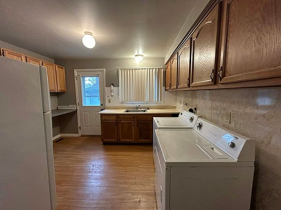 2nd image of 4471 Croissant St